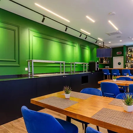 2m Boutique מונטיז'ו